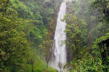 Meru Waterfall photo 2