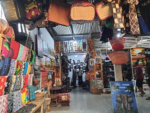 姆文格木雕市场 2