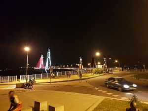 布拉柴维尔滨河大道 2