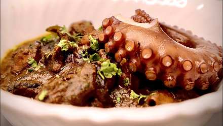 Cari Zourites (Octopus Curry)
