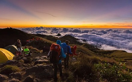 洛尔马拉辛山