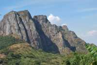 基涅提山