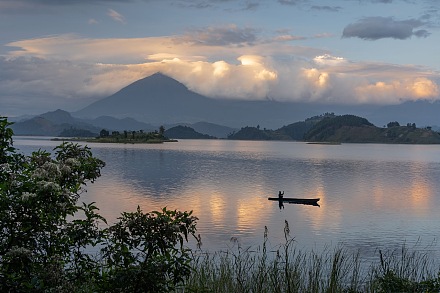 穆坦达湖
