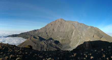 7–9 Day Tanzania Tour: 4-Day Mount Meru Trek, 3-Day Serengeti Park & Ngorongoro Crater