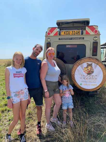 6 Days Classic Group Safari in 4x4 Jeep – Mara, Nakuru & Amboseli